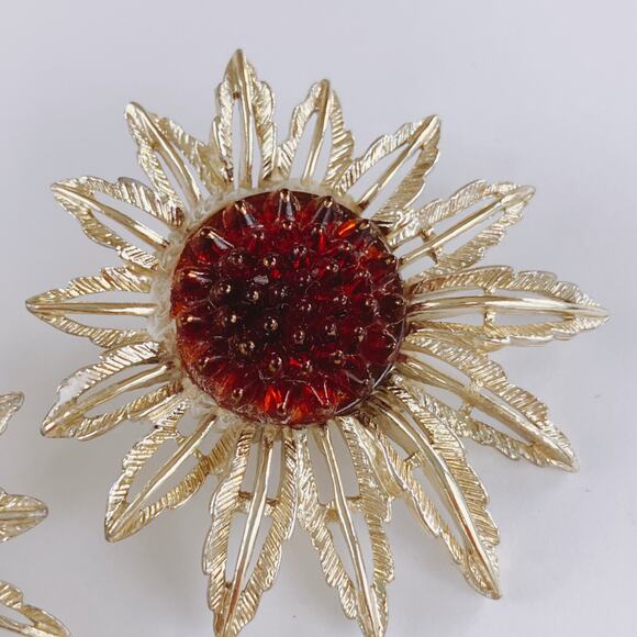 VTG Signed Sarah Coventry Sunflower Brooch Earrings Set Gold Tone 1960s Jewelry - Picture 6 of 12